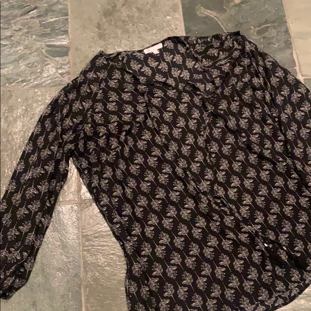 DR2 Blouse with Cutout Shoulders